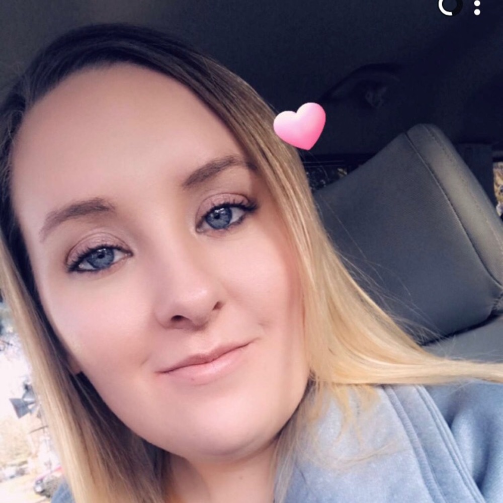 Meet your Posher, Courtney